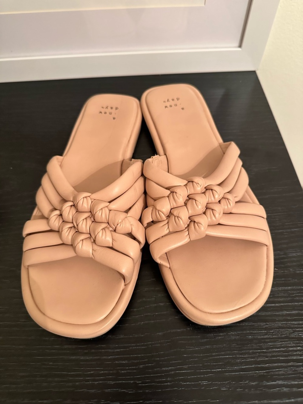 BRAND NEW Knot-Detail Slide Sandal - Nude
